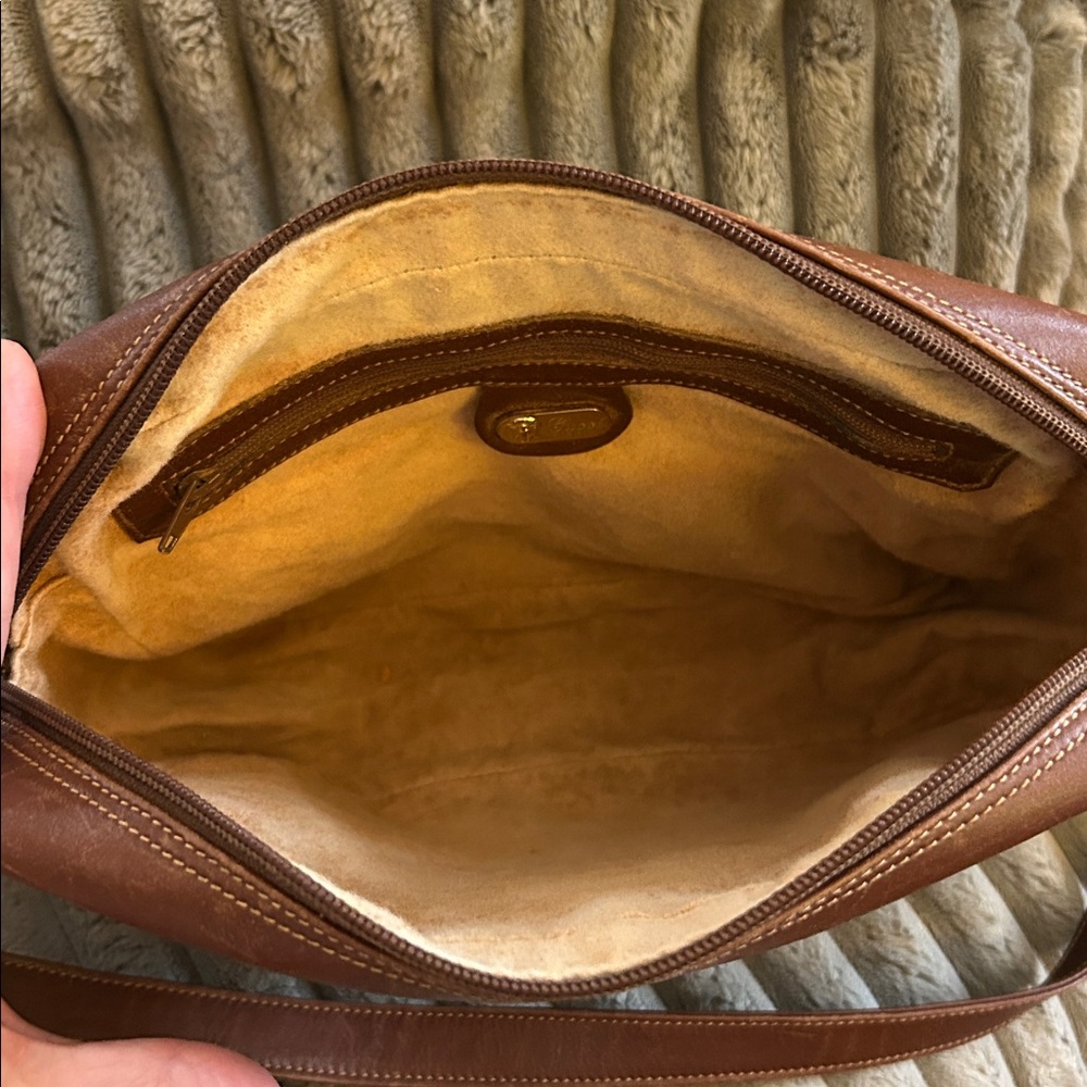 Gucci Brown/Tan Monogram Crossbody Bag - Picture 5 of 16